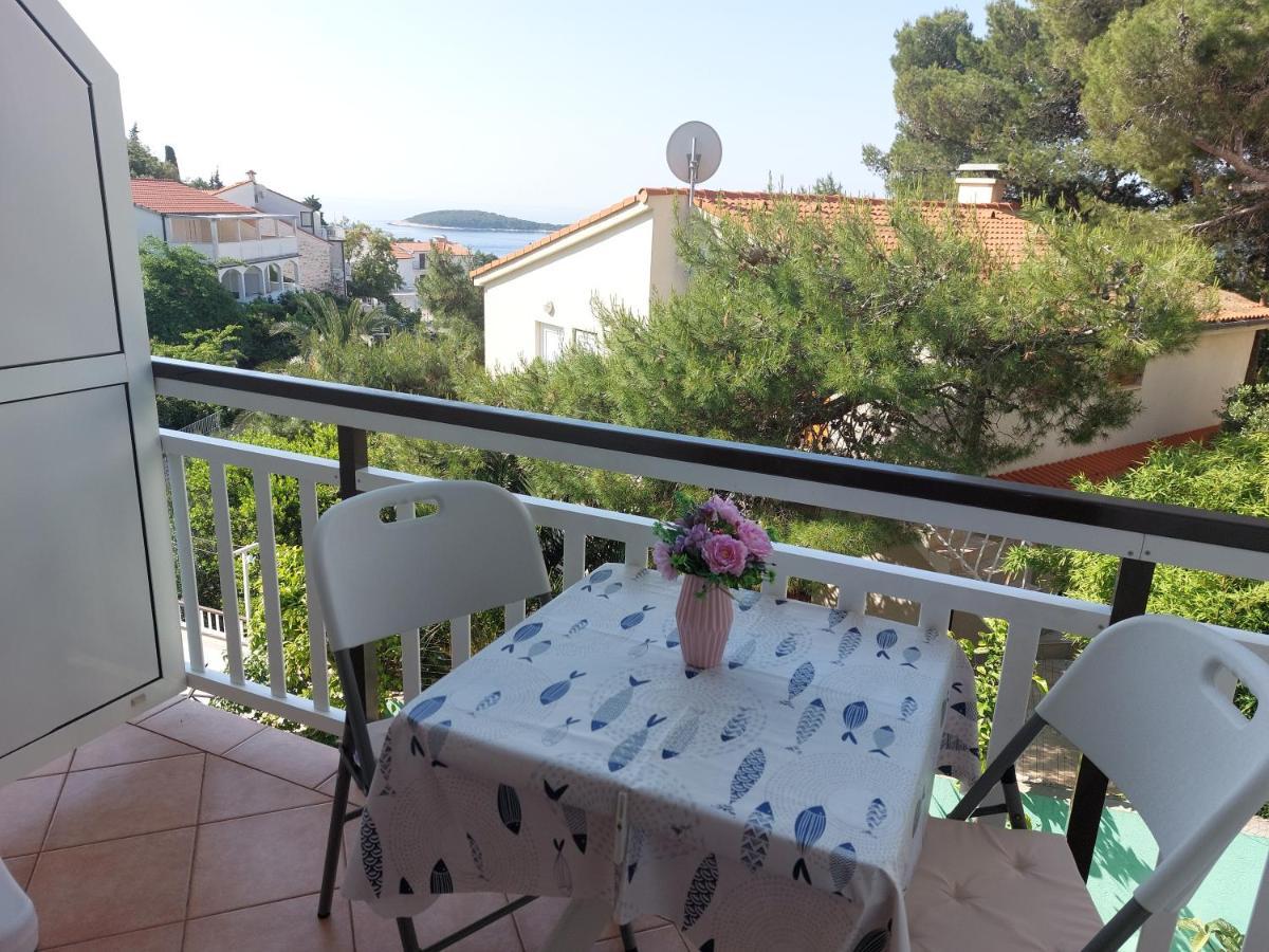 Zvonimir * Hvar Town